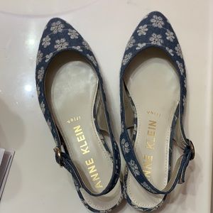 Anne Klein sling back flats